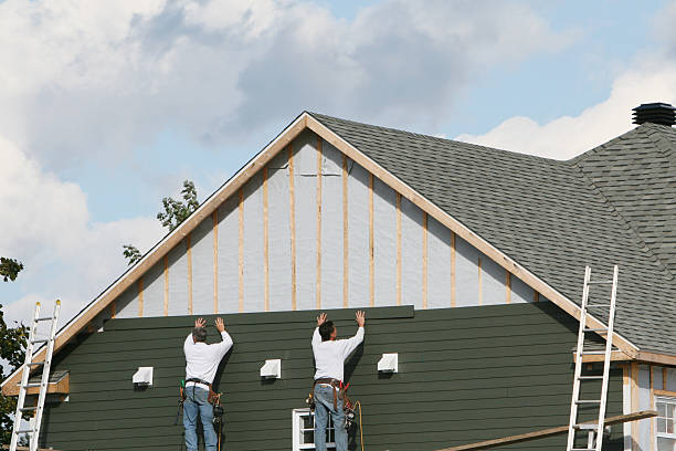 Professional Siding Installation technician working in Fall City, WA